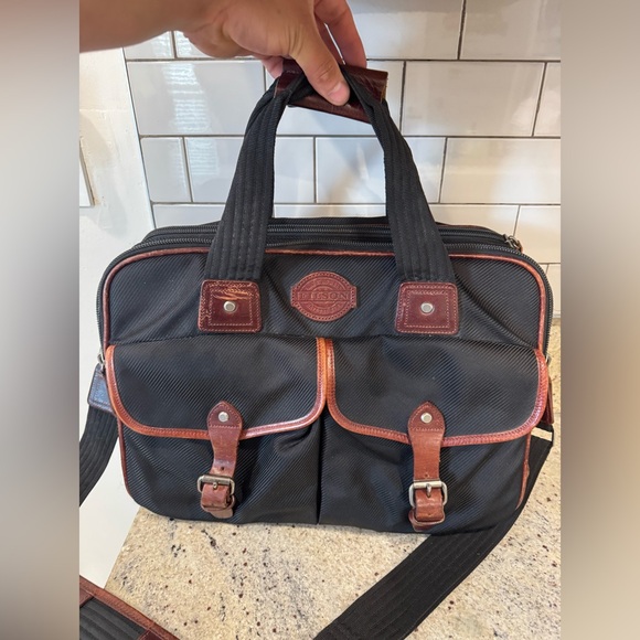 Filson Passage Saddlebag Briefcase Black With Strap - Picture 1 of 11